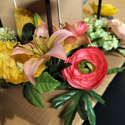 AVON Exclusive Lighted Floral Centerpiece New in Opened Box