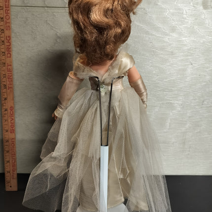 VINTAGE BEAUTIFUL OPEN SHUT EYES DOLL 18"