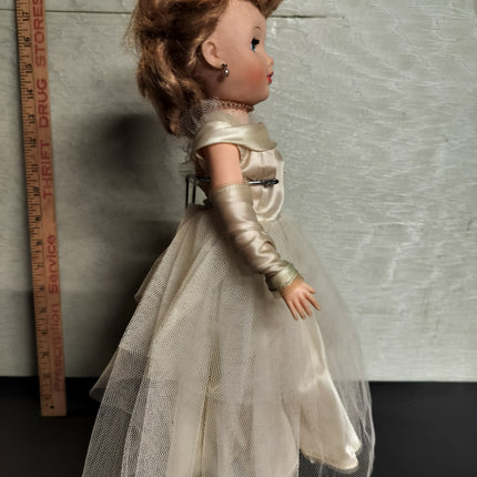 VINTAGE BEAUTIFUL OPEN SHUT EYES DOLL 18"