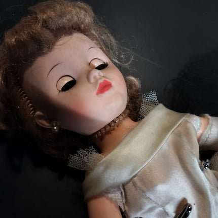 VINTAGE BEAUTIFUL OPEN SHUT EYES DOLL 18"