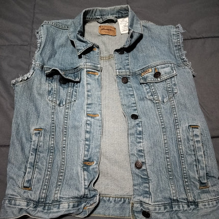 WOMEN'S JUNIOR XXL LEVI'S DISTRESSED CUT OFF Sleeve Jacket