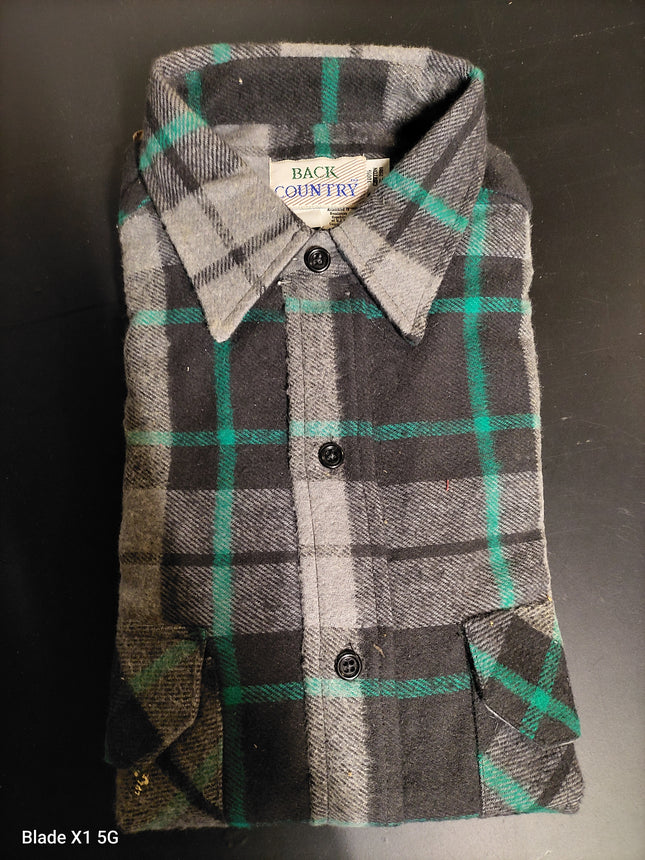 VINTAGE BACK COUNTRY Plaid Long Sleeve Medium Button Front Shirt