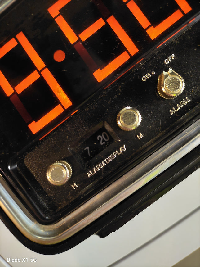 VINTAGE TAMURA ELECTRONICS LUMITIME CLOCK Model CC 11 Made in Japan NOT WORKING