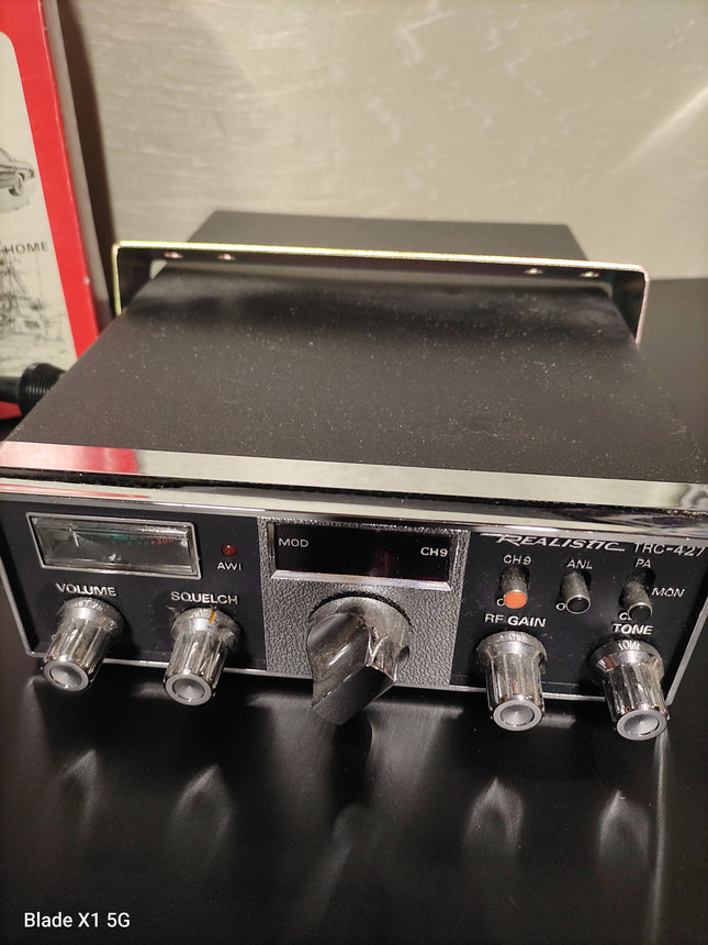 VINTAGE REALISTIC 40 CHANNEL CB RADIO TRANCEIVER TRC-427